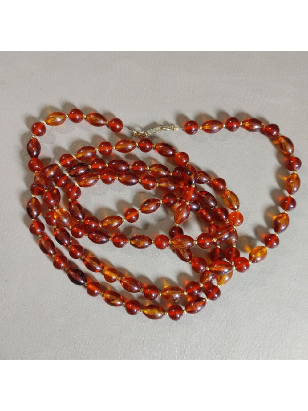 Hobe Necklace Vintage Brown Red Ambar Lucite Bead Gold Tone Accents 54 Inches - Picture 15 of 16